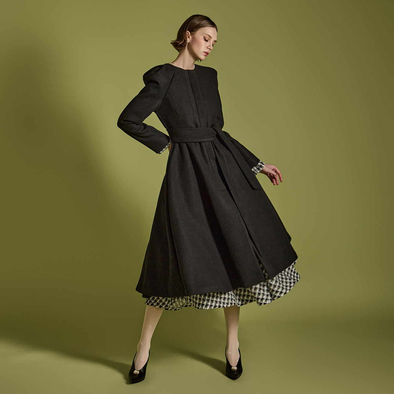 J2501 喇叭形绗缝大衣(配腰带)