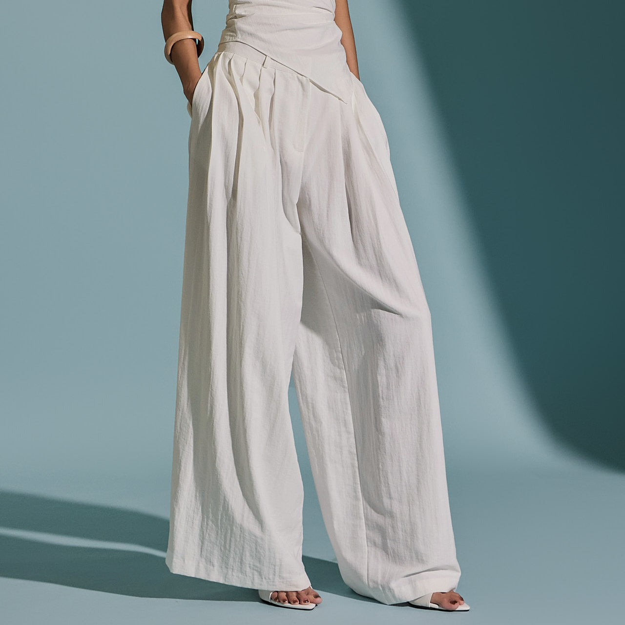 P3212 ピンタックワイドスラックス