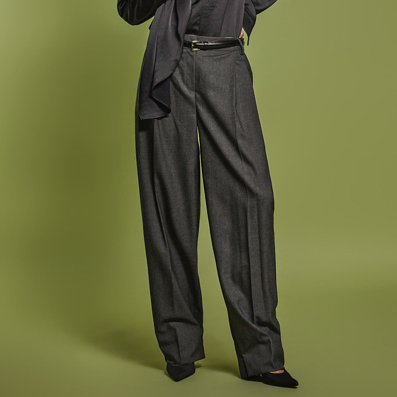 P3323 开衩褶裥休闲裤