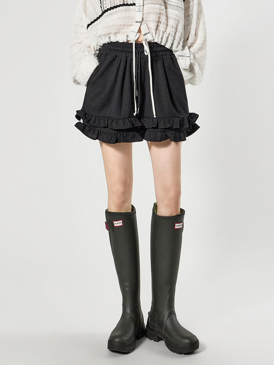 P3804 Frill Shorts