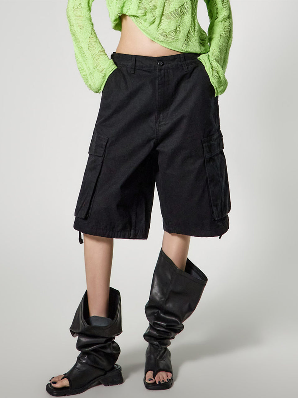 P3815 Wide Cargo Half Pants