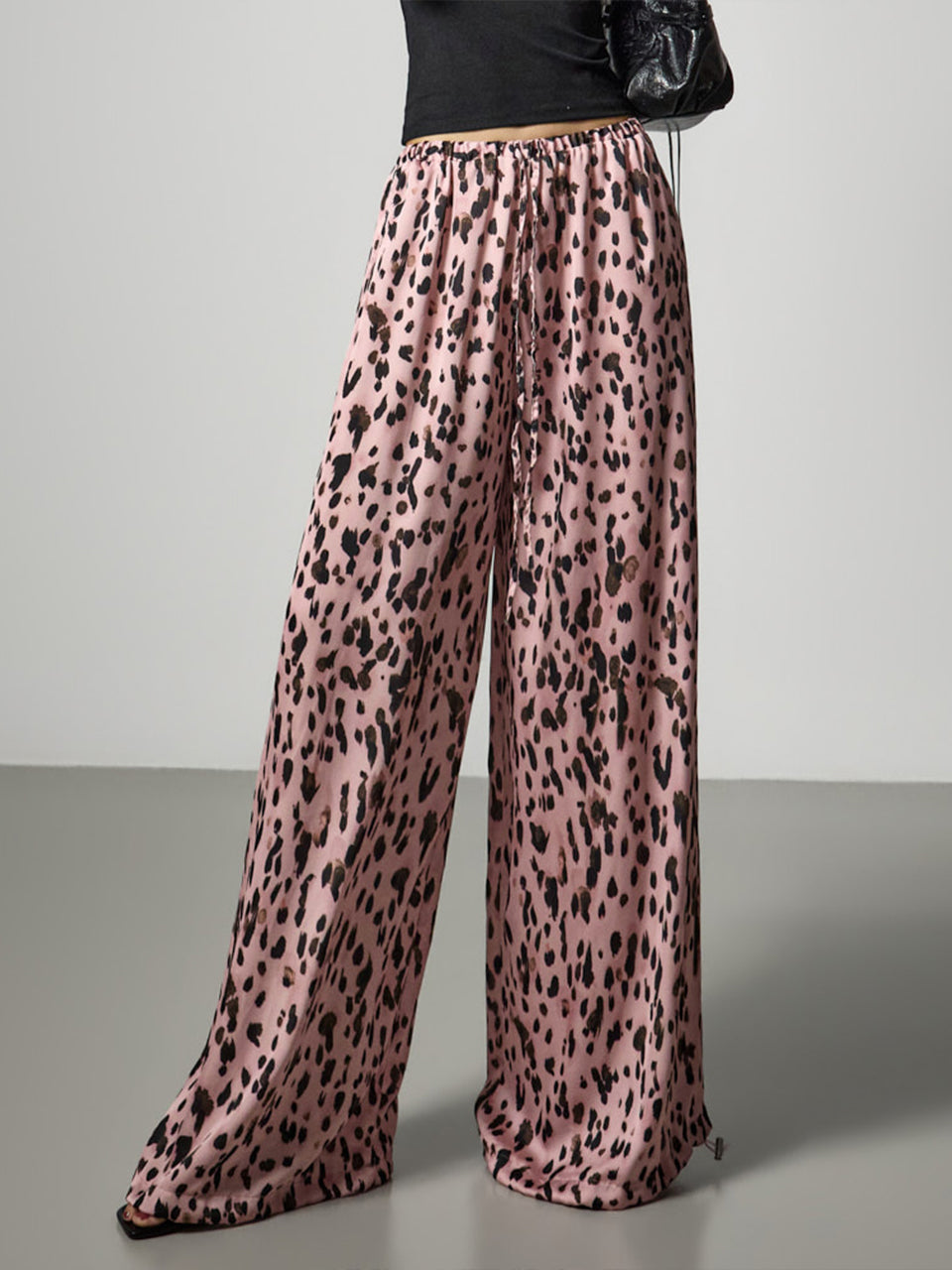P3857 Leopard Satin Pants