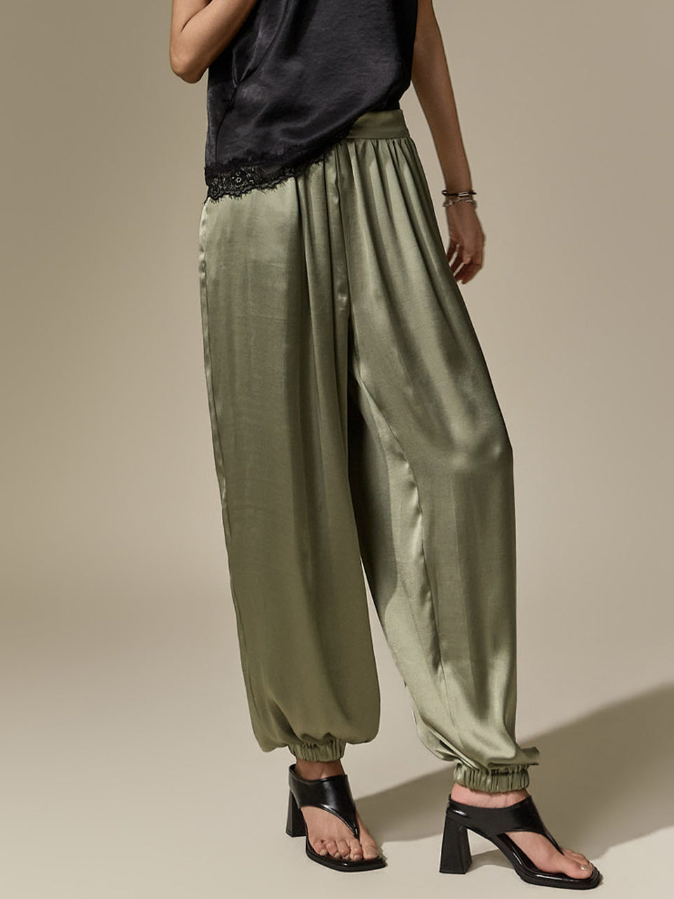 P3904 Satin Jogger Pants
