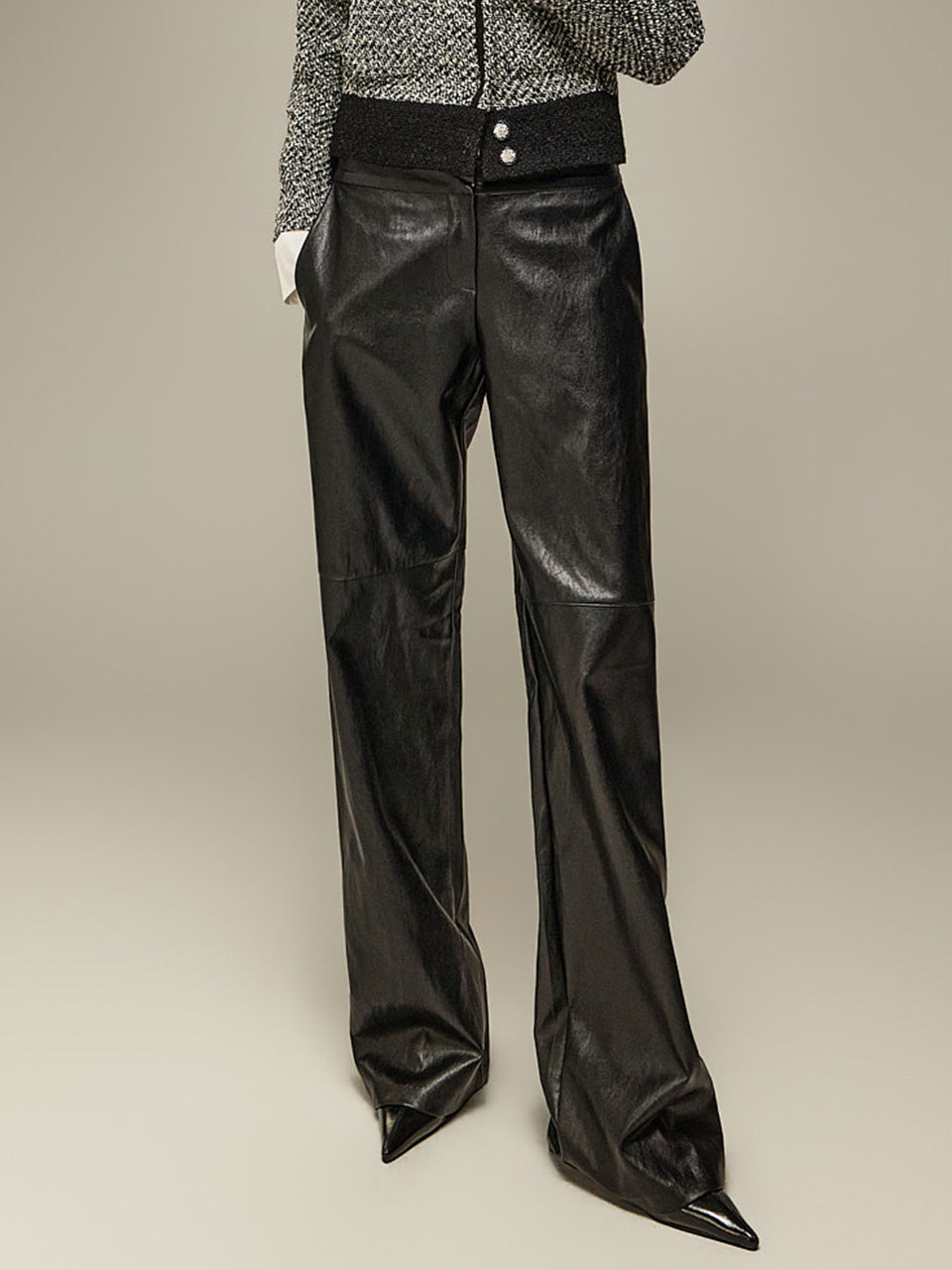 P3973 Glossy Leather Pants