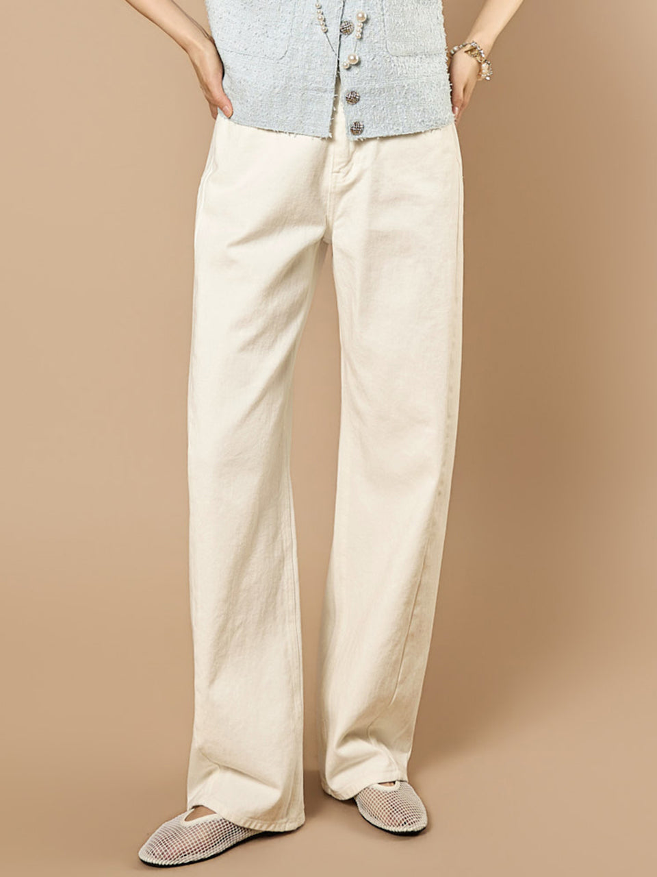 PJ657 Curved White Jeans