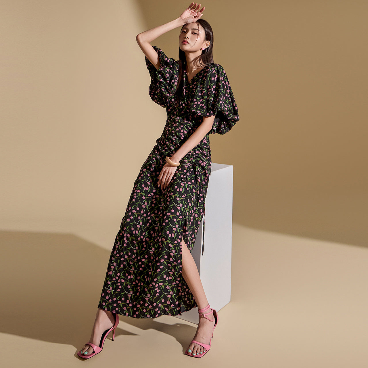 D5040 フラワーシャーリングワンピース