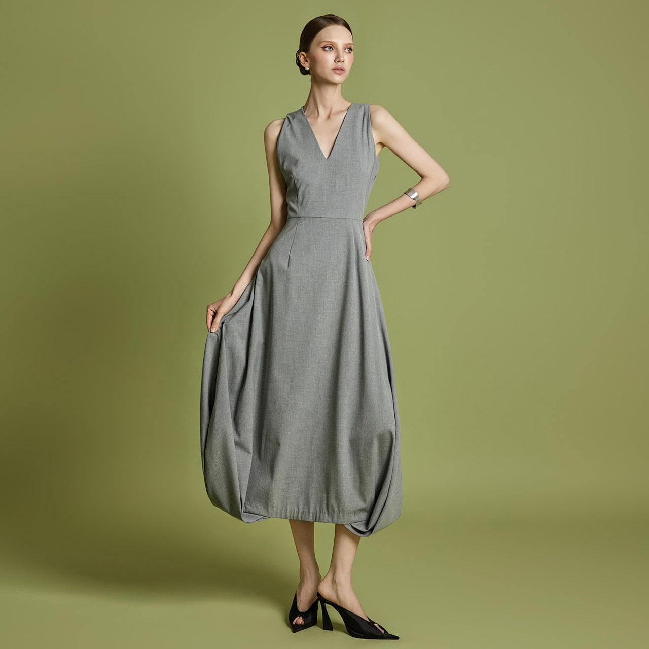 D9553 V-Neck Flare Dress