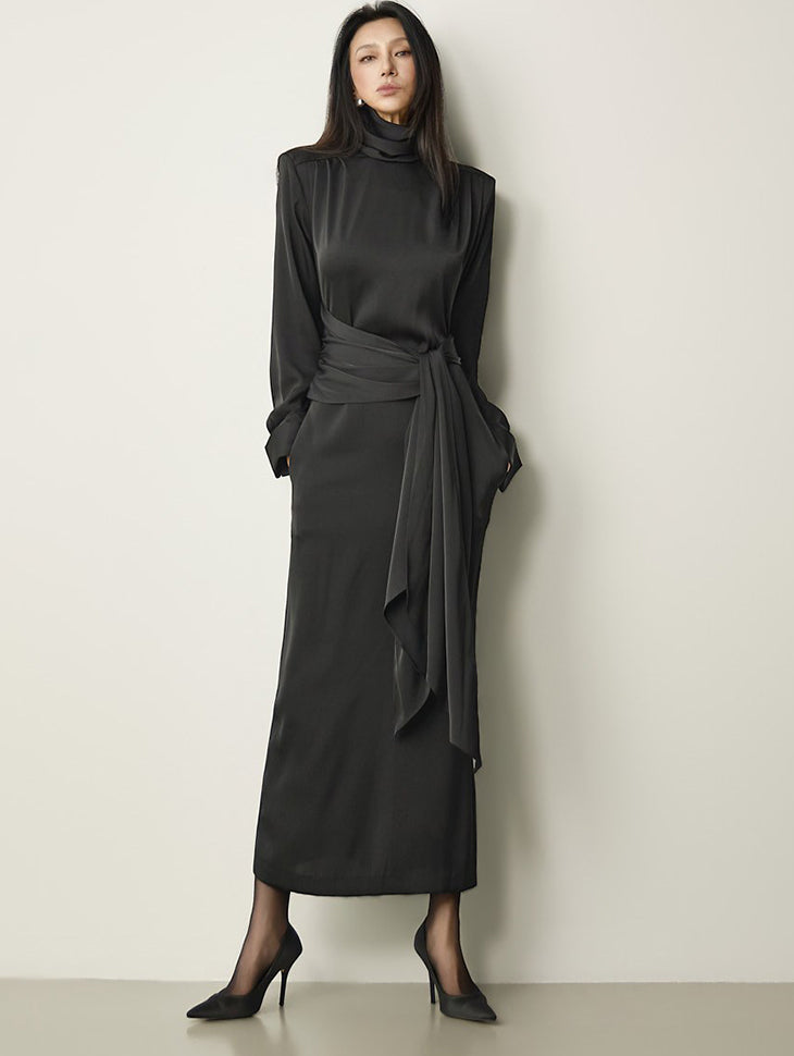 D9639 High-Neck Tie Dress