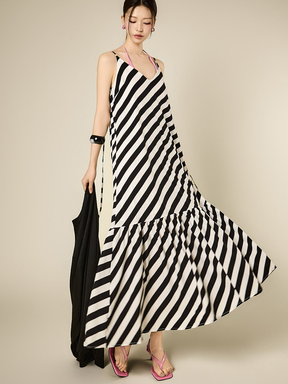 D5619 Mono Stripe Dress