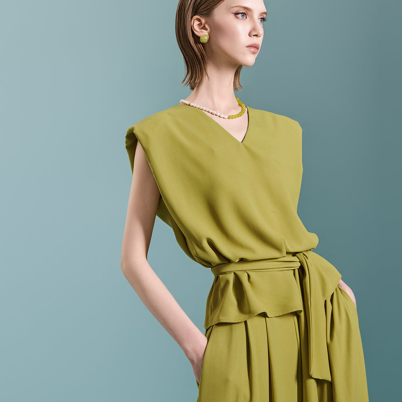 B2846 スカーフ付きブラウス