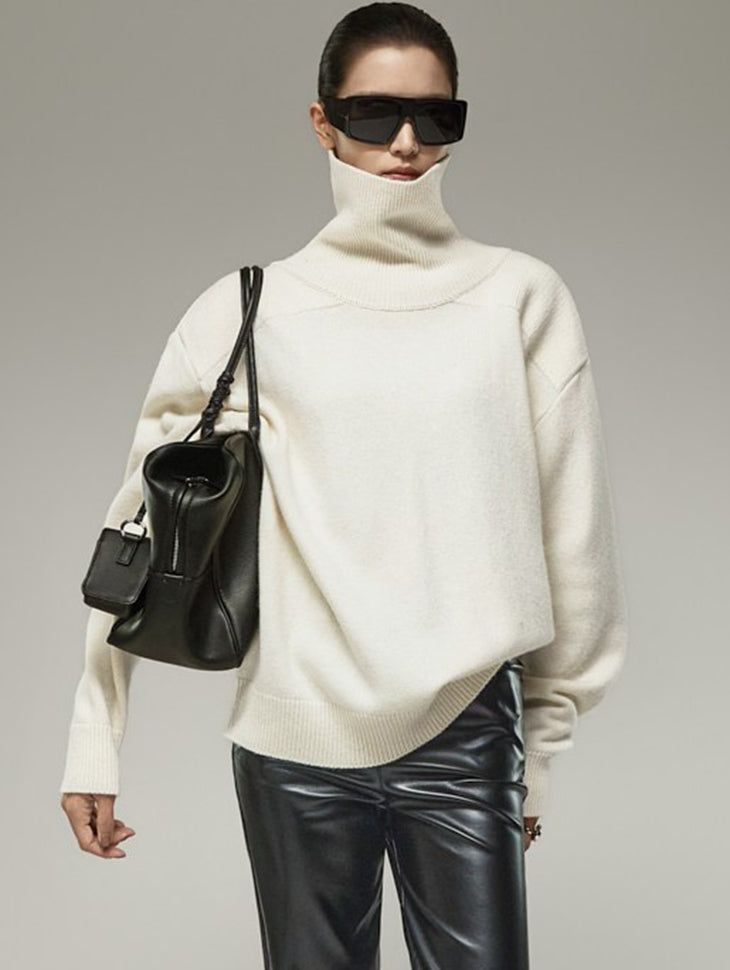 E4402 Wool Turtleneck Knit