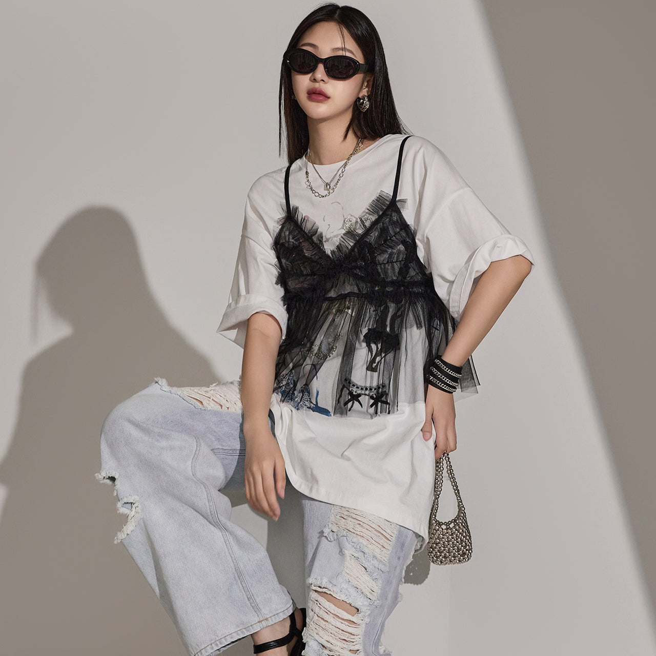 E3428 フリルノースリーブトップス