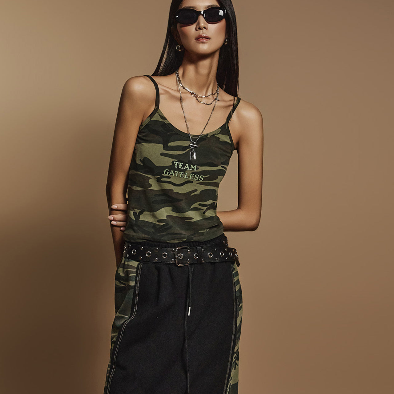 E3542 テキスト入りノースリーブトップ