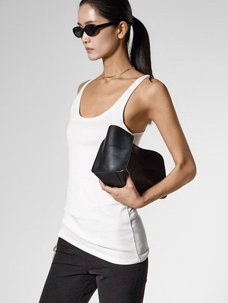 E4210 Soft U-Neck Sleeveless Top