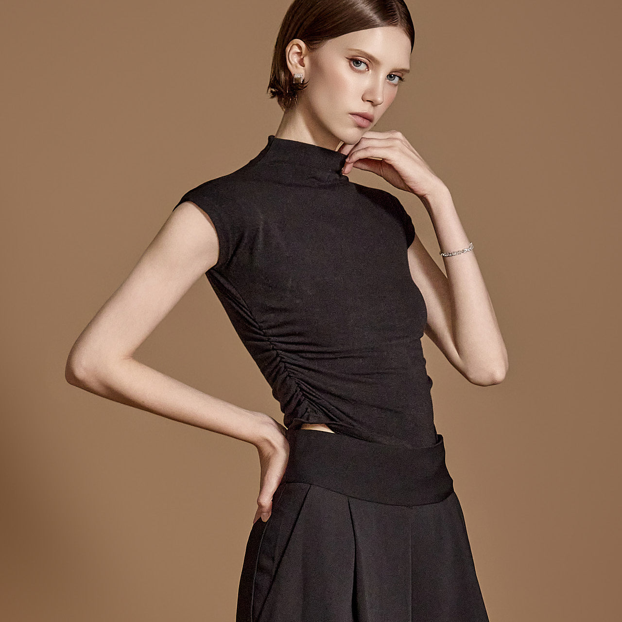 E3545 立领褶皱上衣