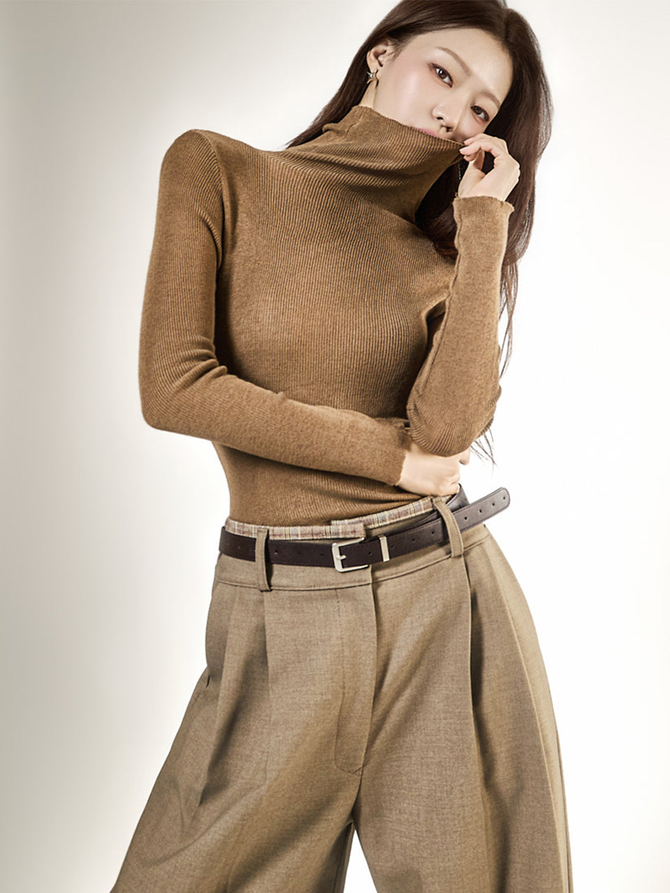 E4396 Soft Turtleneck Top