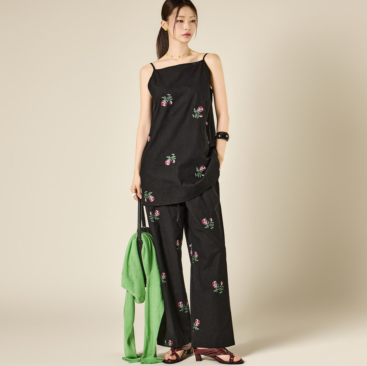 D5622 Rose Embroidered Two-Piece Set