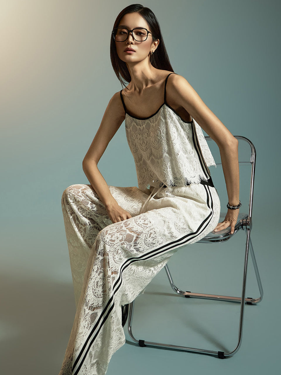 E3908 レースノースリーブ