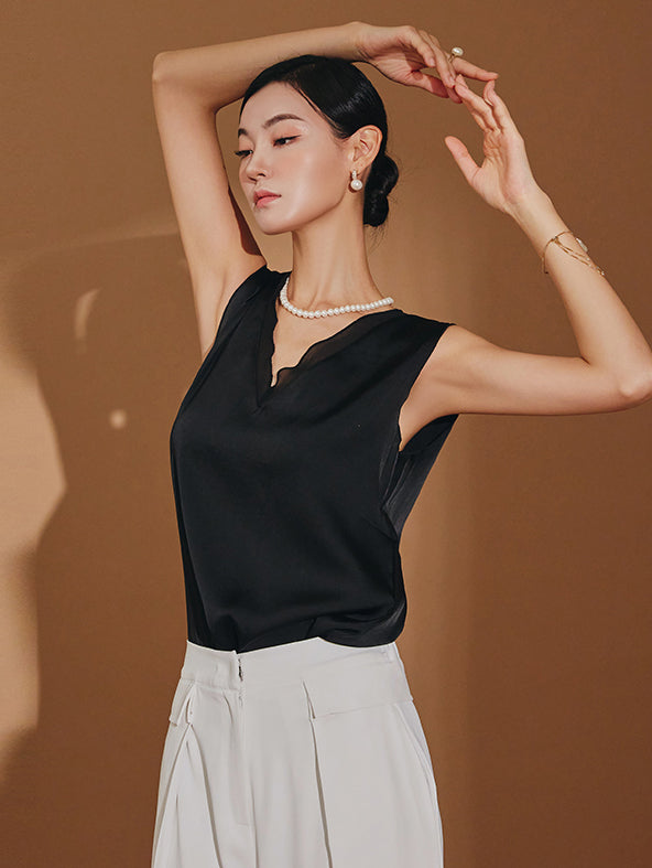 B2826 サテンノースリーブブラウス