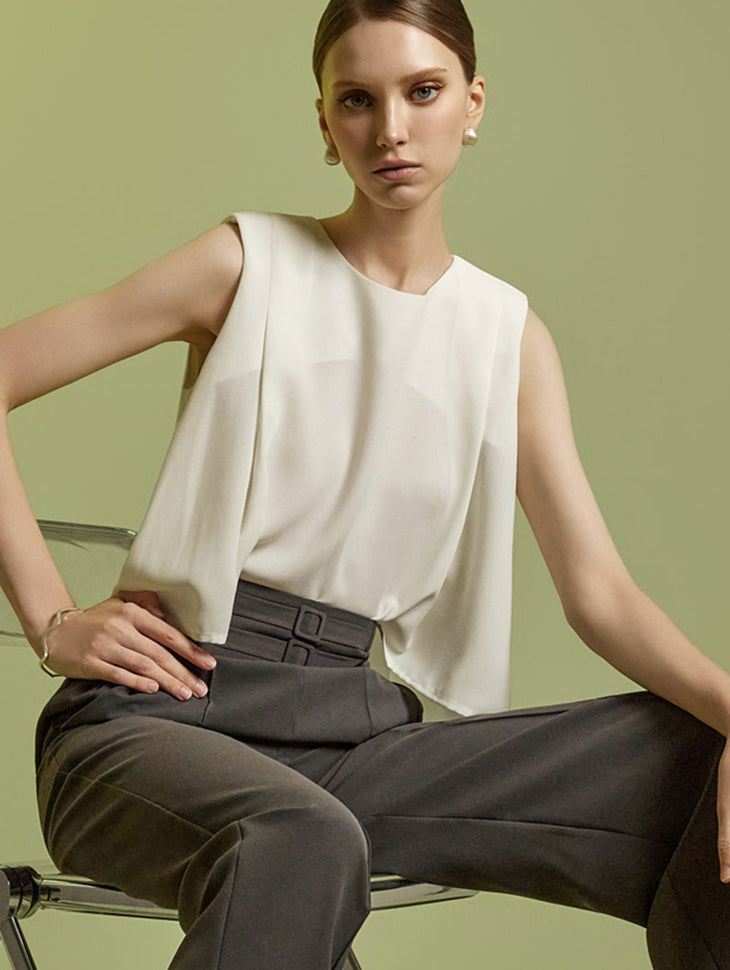 B3121 Sleeveless Blouse