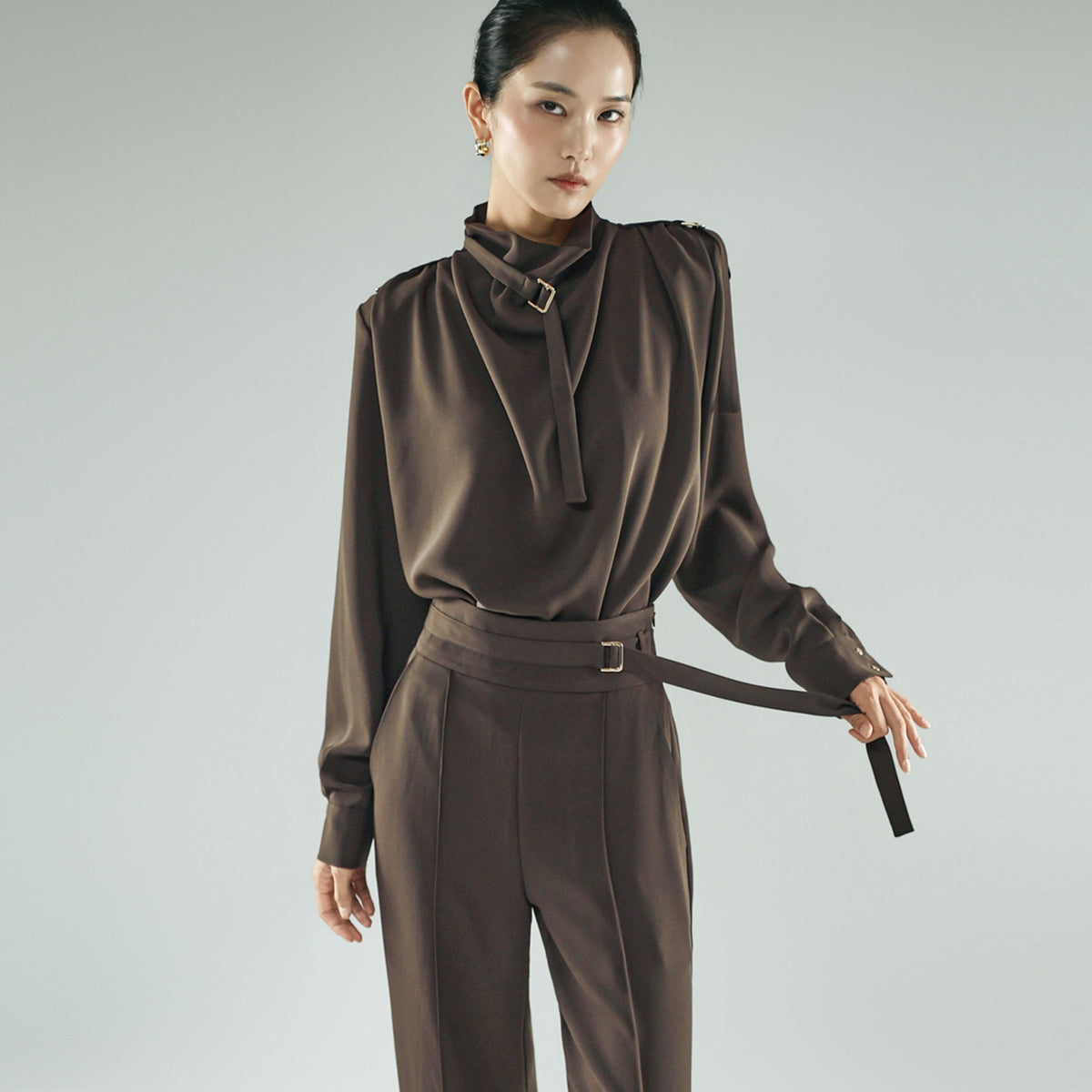 B3252 Buckle High-Neck Blouse