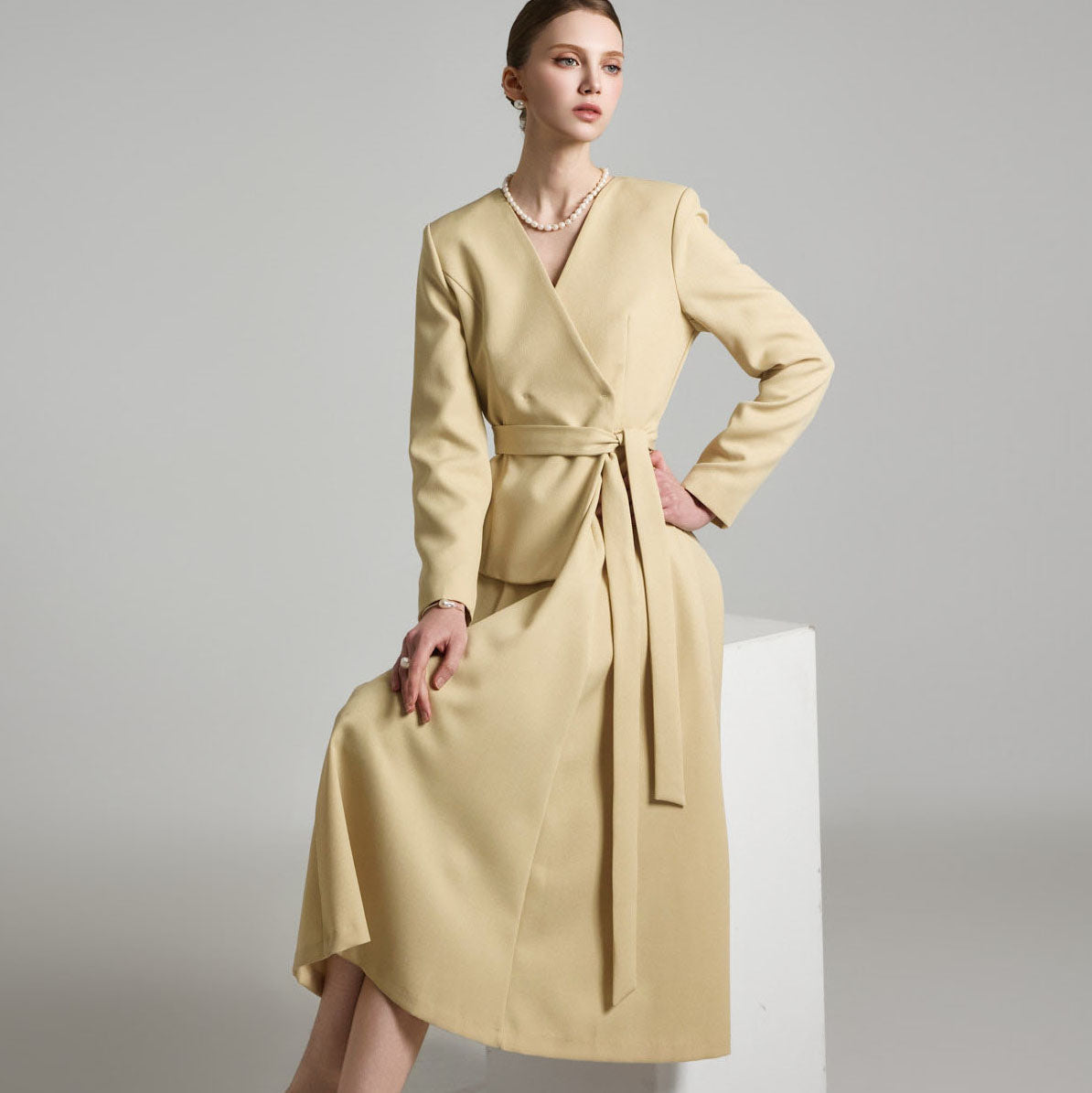 D5193 V领连衣裙(含腰带)