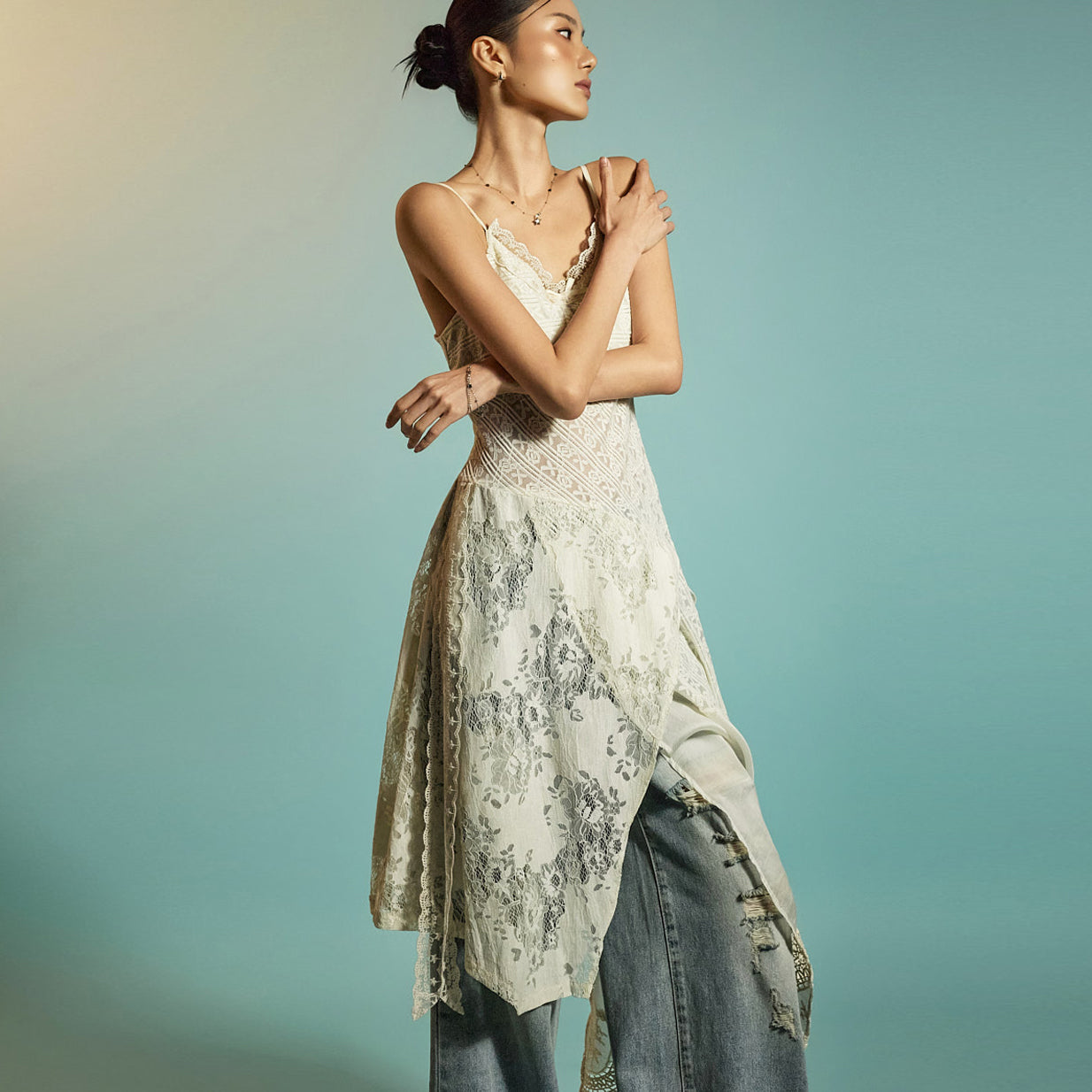 D5353 Sleeveless Lace Dress