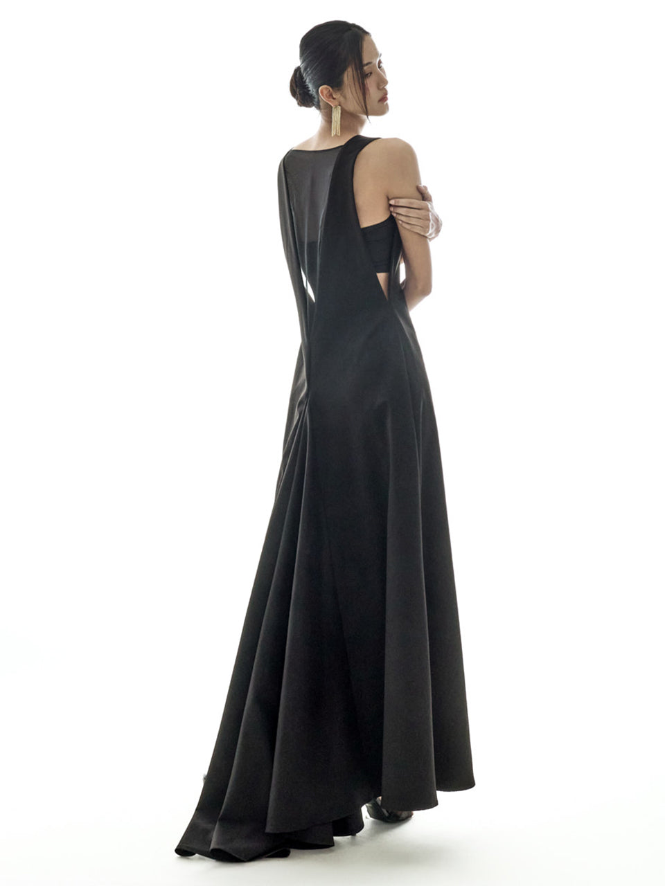 D5418 V-Neck Maxi Dress