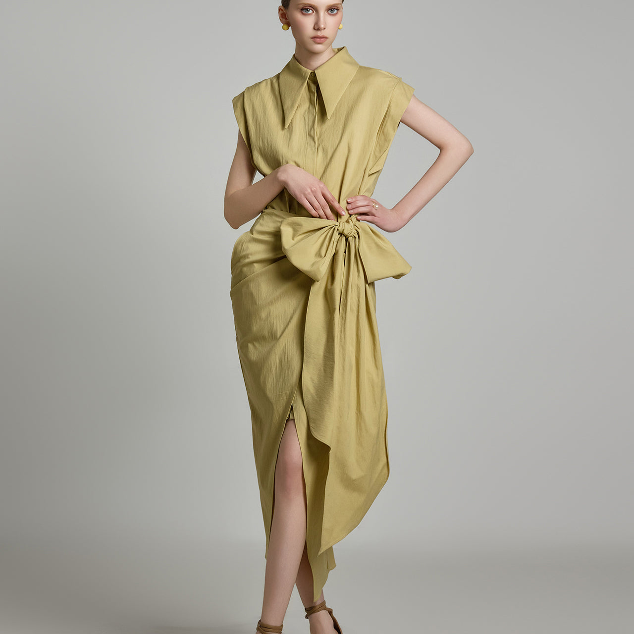 D9528 带肩带衬衫裙