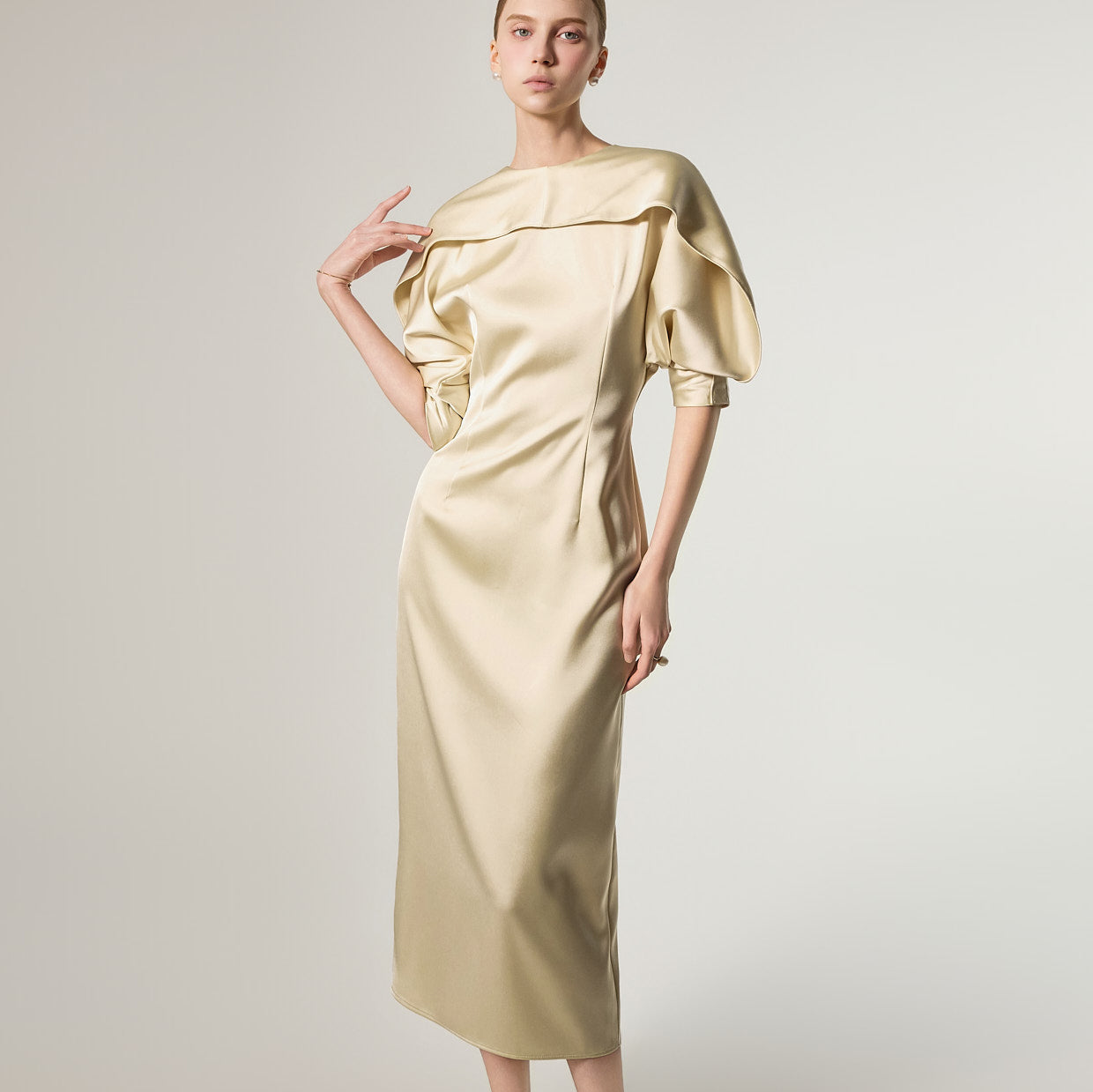 D9594 ケープスリムドレス