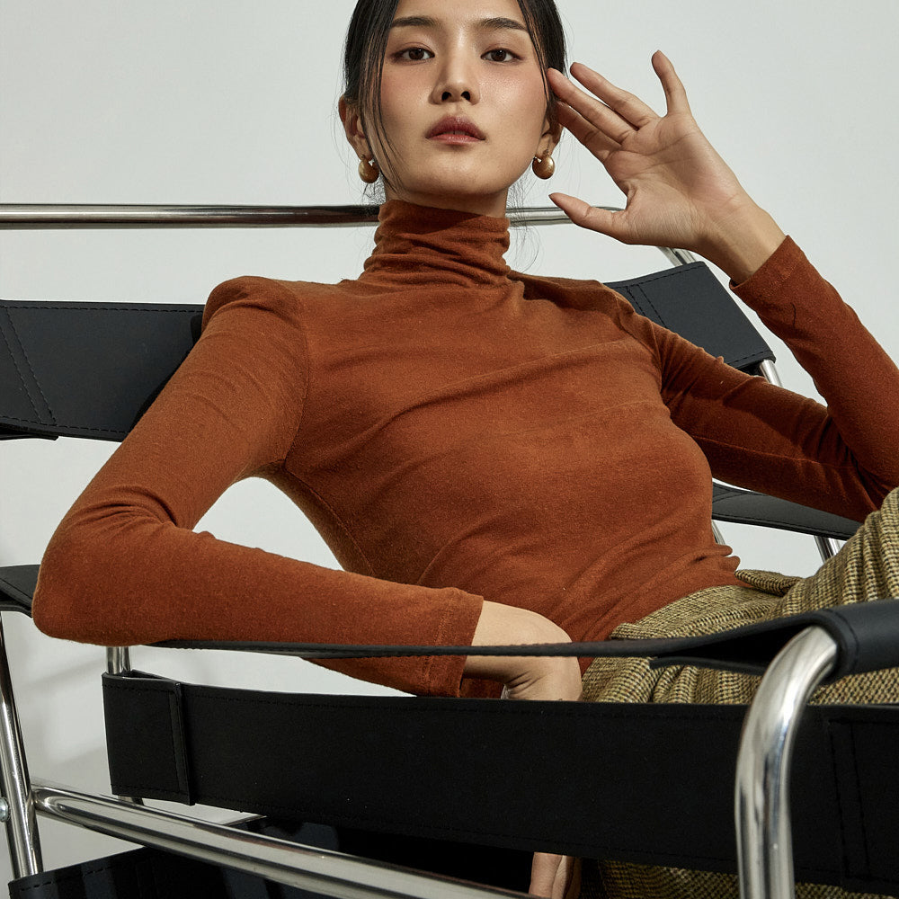 E2817 Roll Neck Padded Top