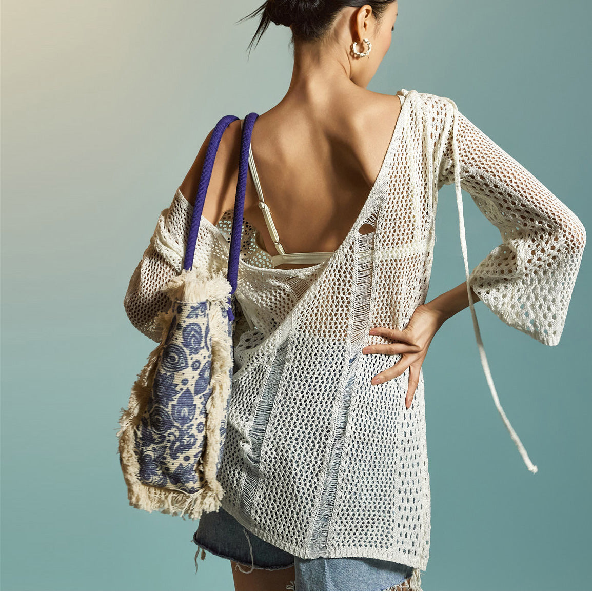 E3854 V-Neck Mesh Knit Top