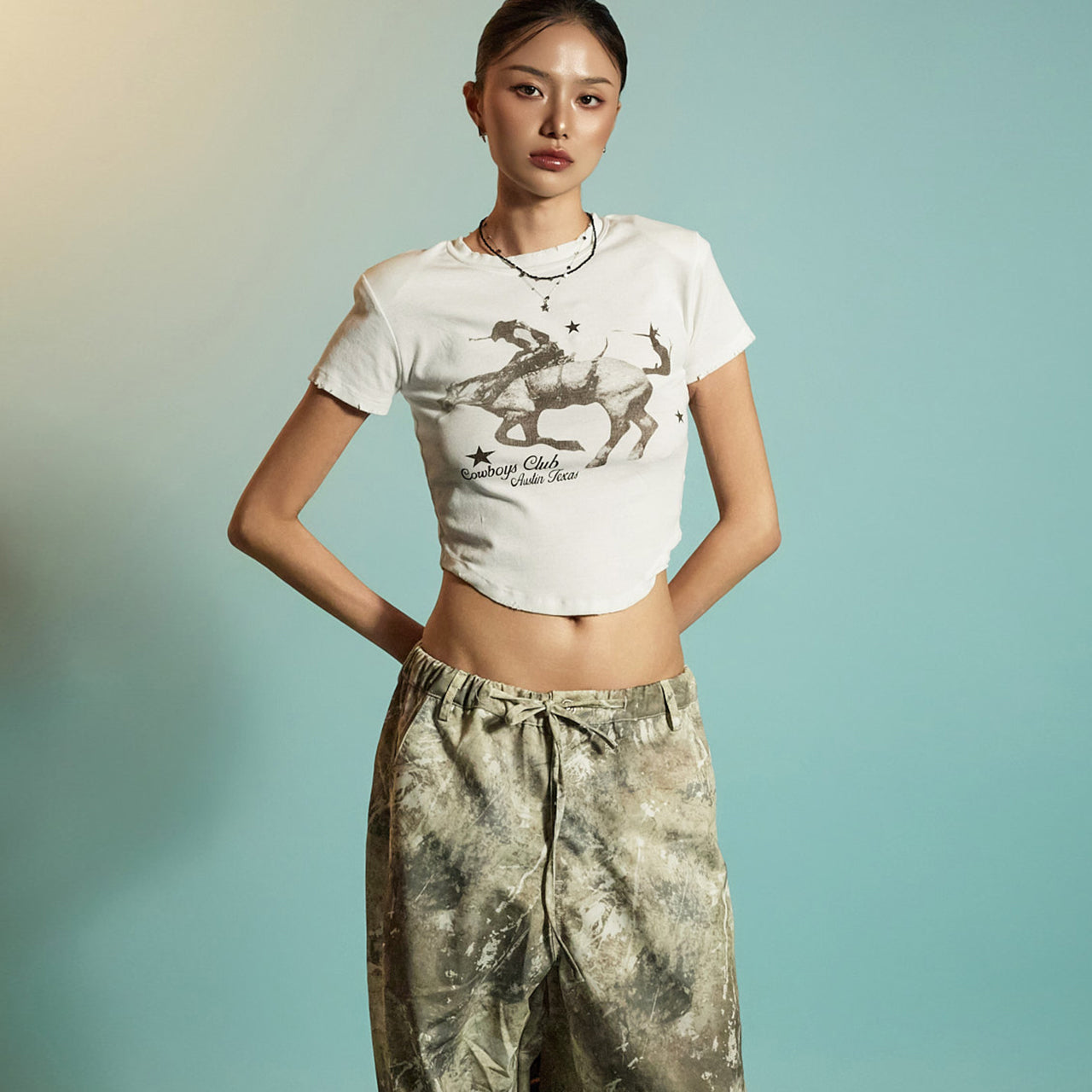 E3920 Crop Shoulder Pad Top