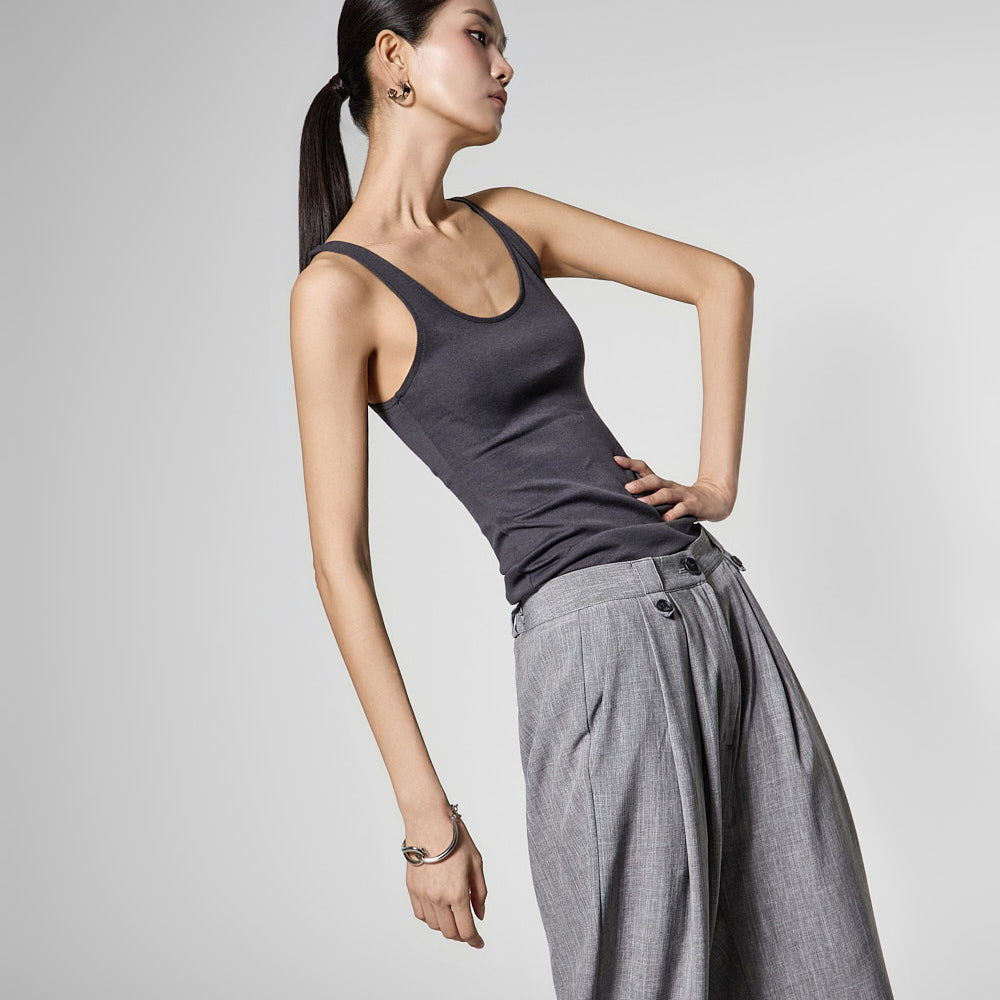 E4210 Soft U-Neck Sleeveless Top