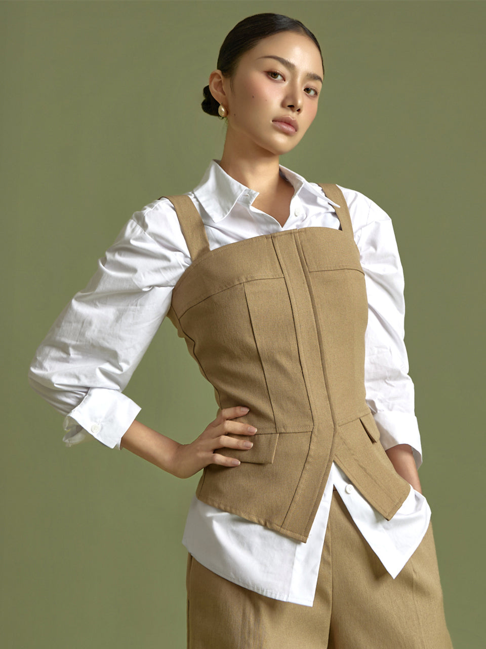 E9033 スクエアノースリーブトップ