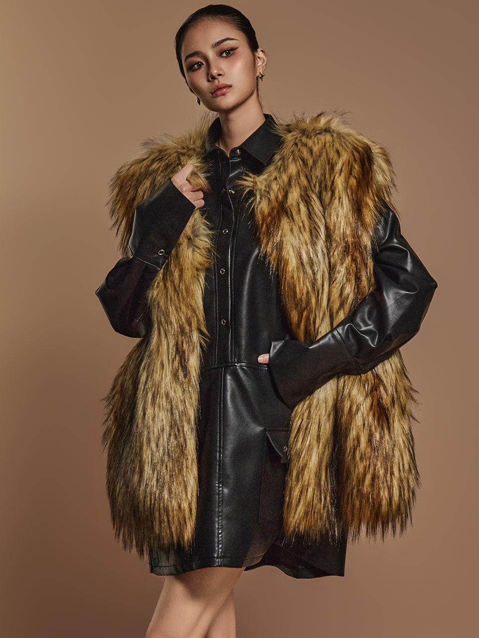 J1416 フェイクファーベスト