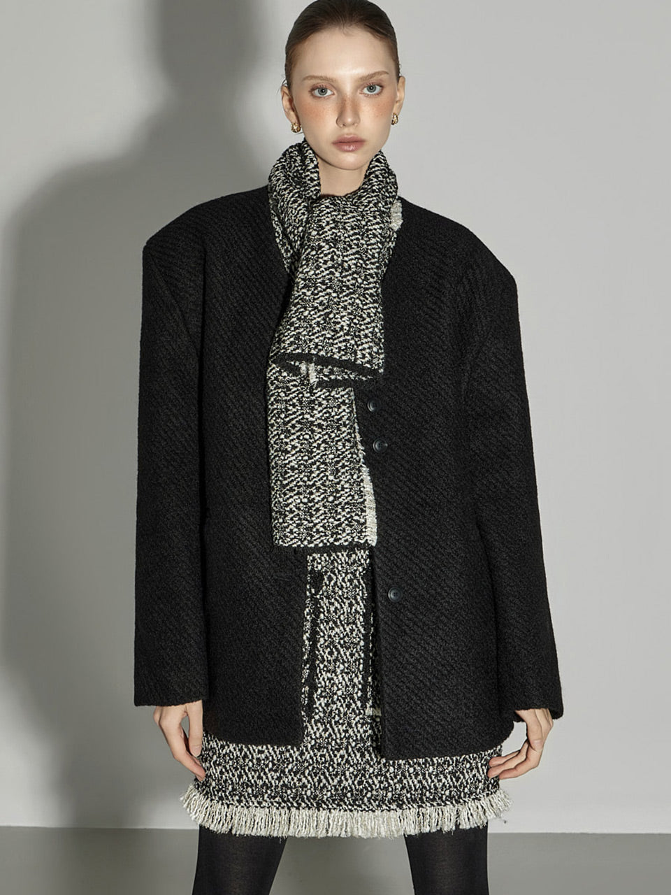 J2924 Collarless Wool Coat