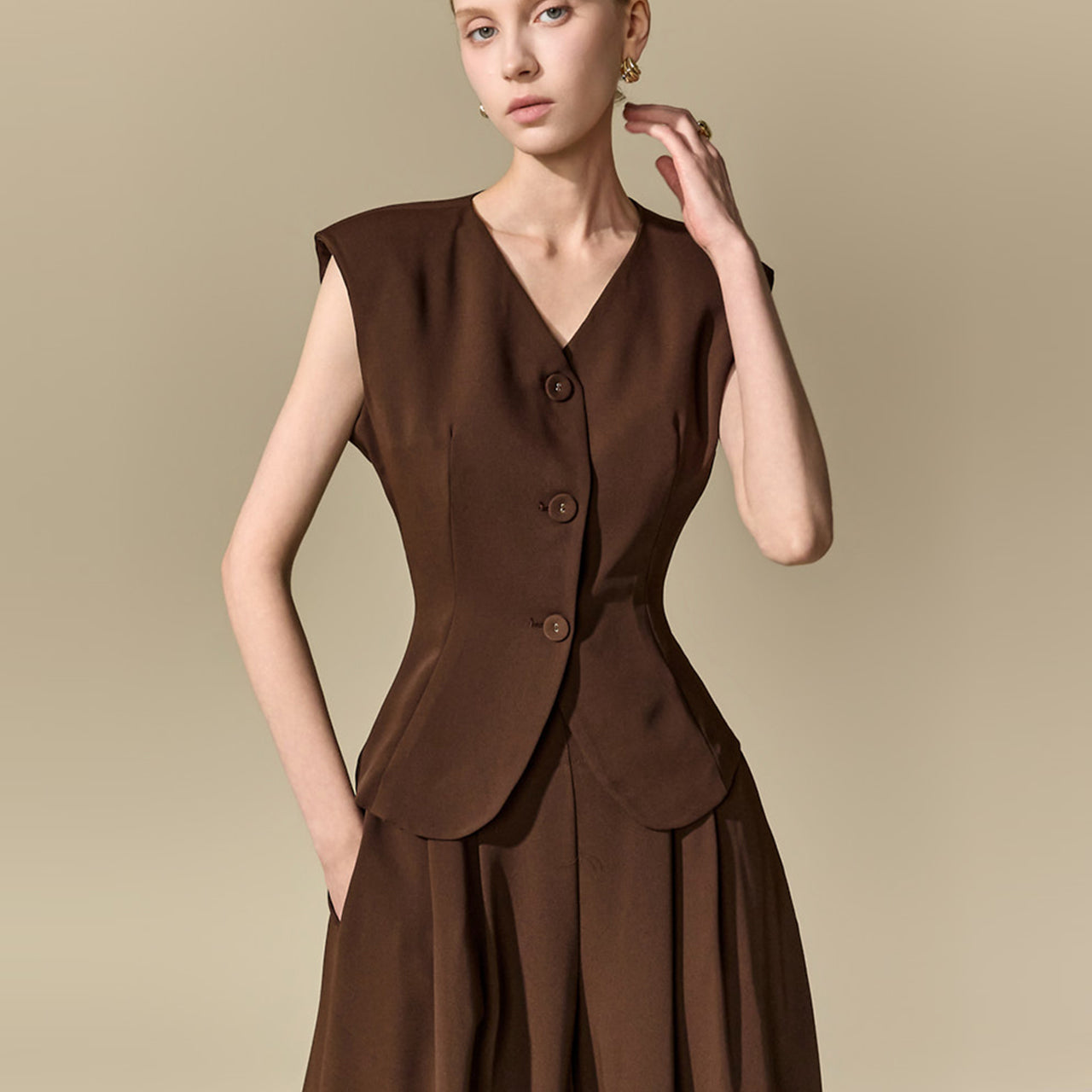 J3233 バックレスベスト