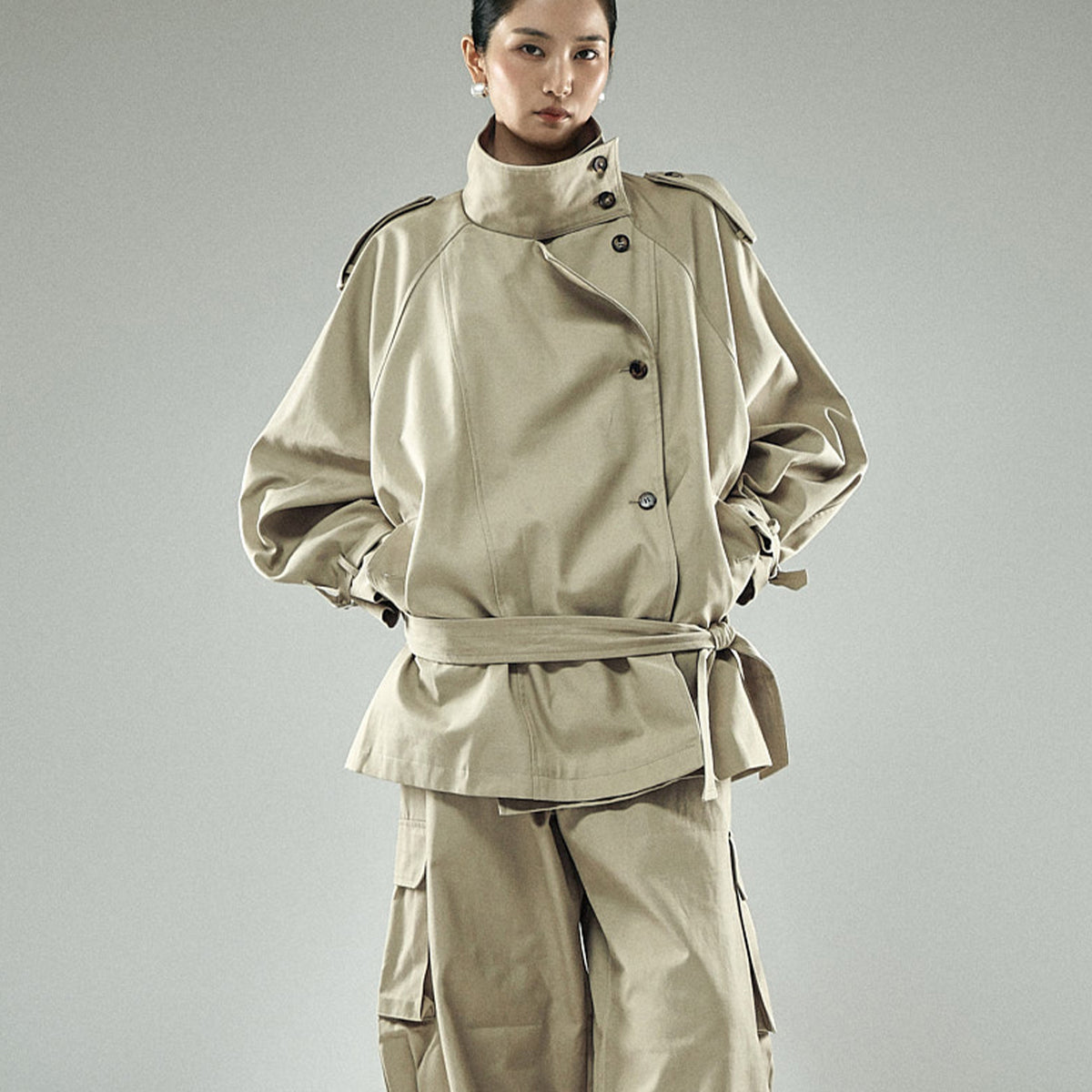 J3282 High-Neck Half Trench Coat