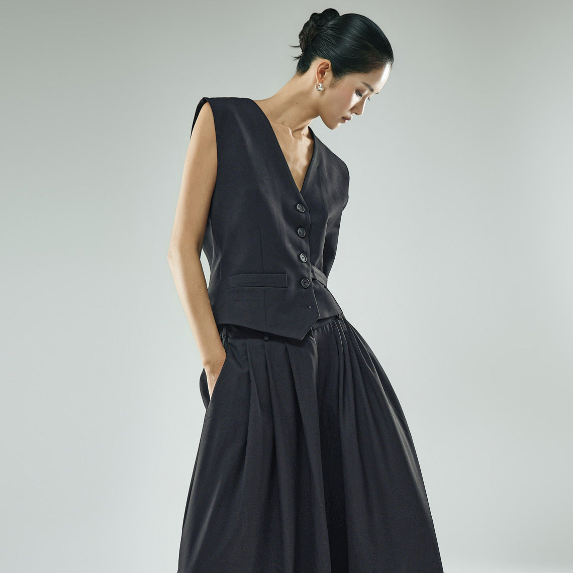 J3291 V-Neck Tailored Vest