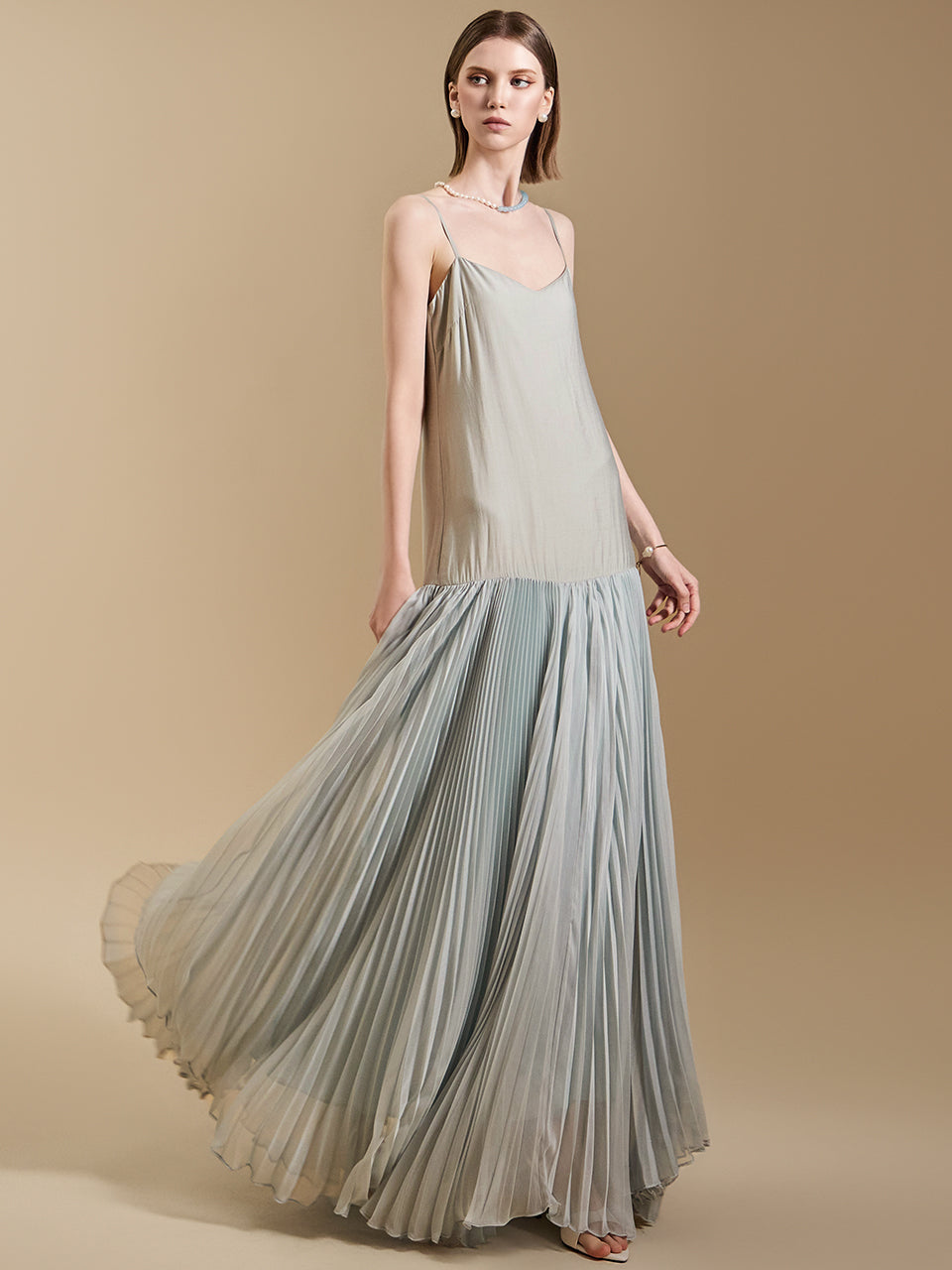 D4957 Pleated Dress