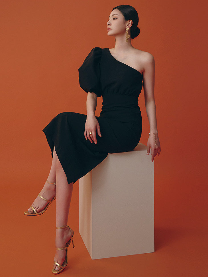 D9145 ワンショルダーパフミディワンピース