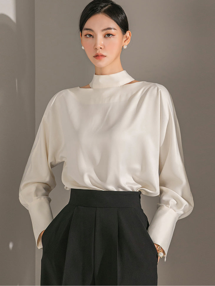 B2761 Half-High Neck Slit Blouse