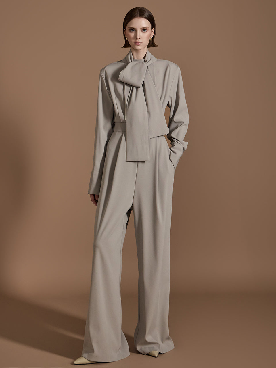 JS049 腰带褶裥连体裤