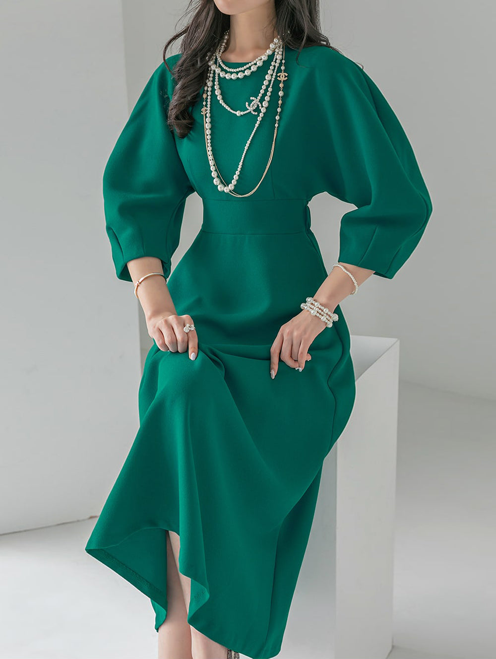 D4407 Puff Flare Midi Dress