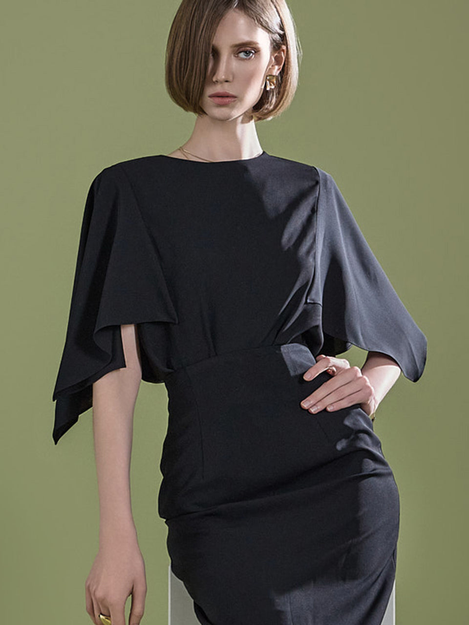 B2749 Sleeveless Cape Blouse