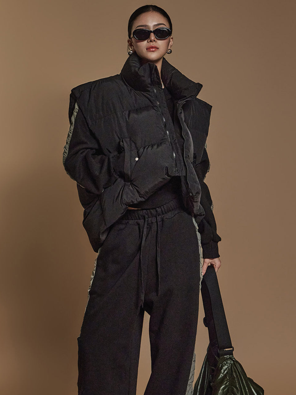 J2434 アシンメトリー パッド入りベスト