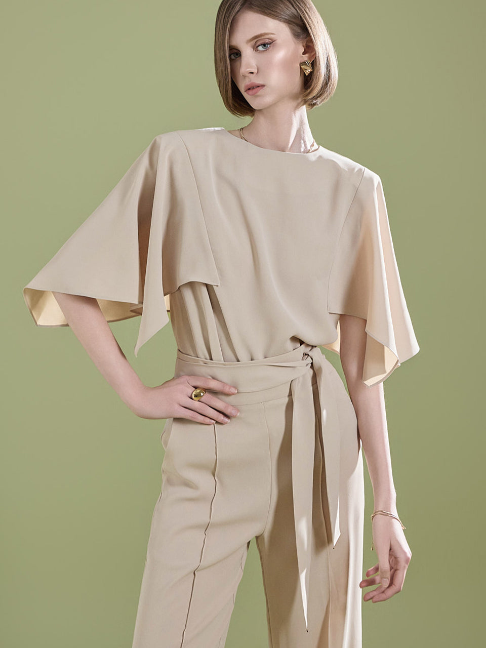 B2749 Sleeveless Cape Blouse