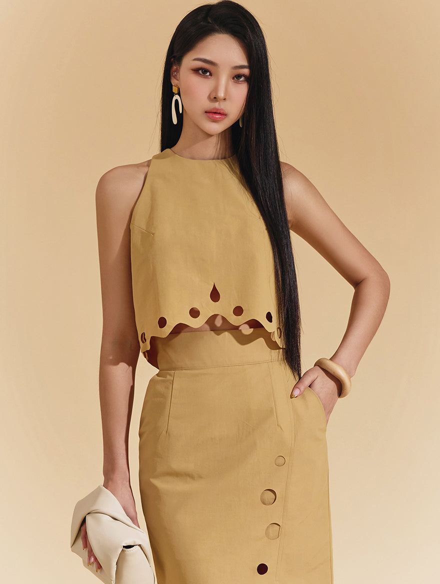 B9131 Eyelet Sleeveless Crop Blouse