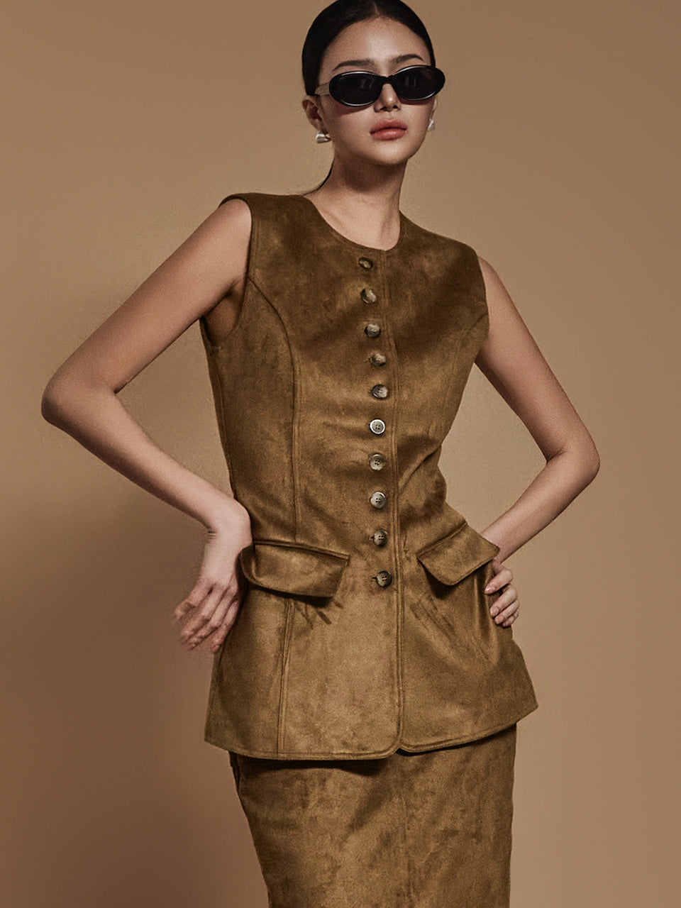 J2433 绒面革背心